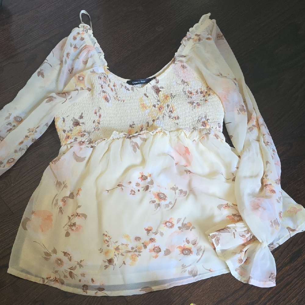 Doe & Rae Liggt Yellow Floral Blouse